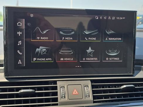 Used 2024 Audi Q5 e Premium w/ Convenience Package AWD/4WD image 24