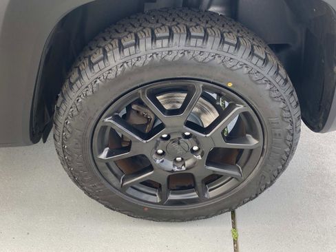 Used 2020 Jeep Renegade Altitude image 9