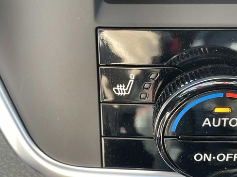 Certified 2026 Nissan Rogue SV image 32