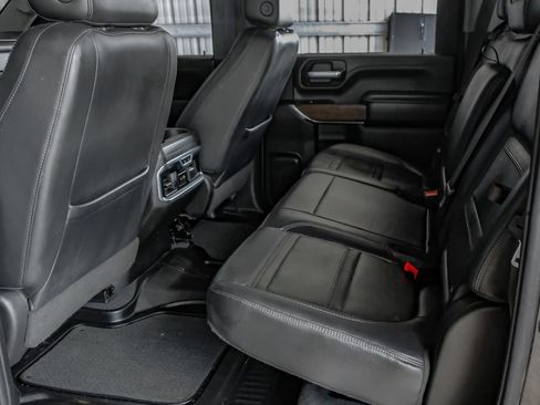 Used 2023 GMC Sierra 2500 Denali w/ Denali Black Diamond Edition AWD/4WD image 37