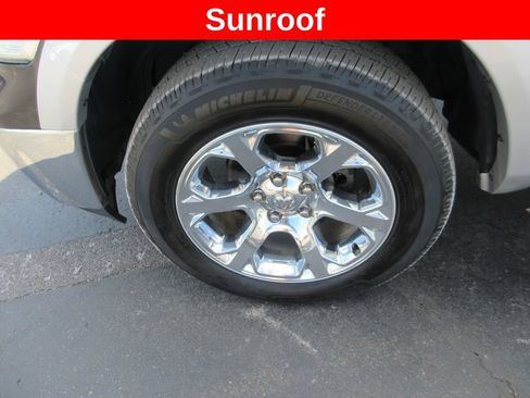 Used 2017 RAM 1500 Laramie w/ Convenience Group AWD/4WD image 16