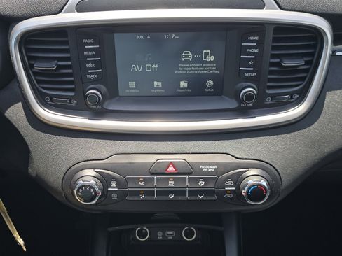 Used 2020 Kia Sorento L FWD image 25