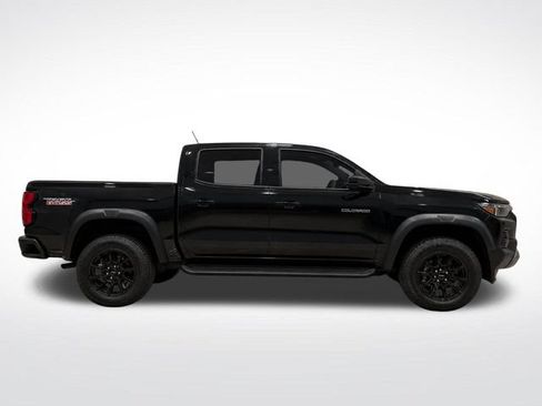 Used 2024 Chevrolet Colorado Trail Boss w/ LPO, Dark Essentials Package AWD/4WD image 9