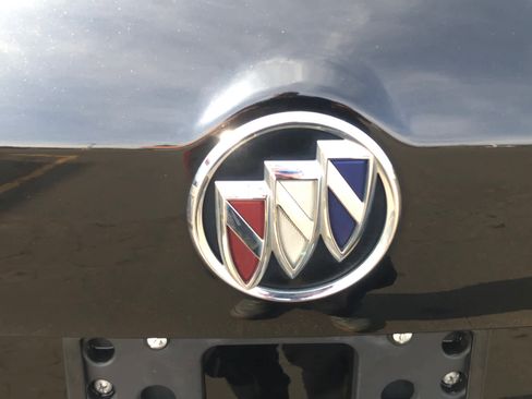 Used 2018 Buick Regal Essence w/ Driver Confidence Package #1 image 39