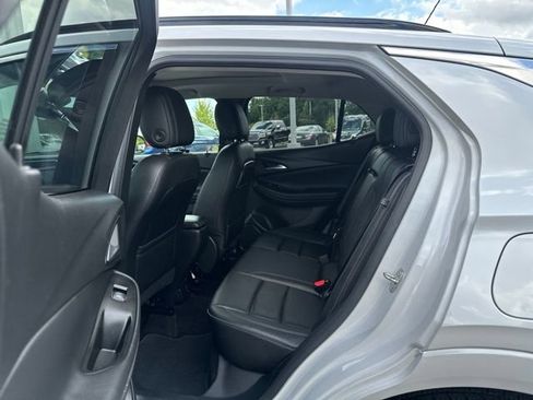 Used 2020 Buick Encore GX Essence w/ Experience Buick Package AWD/4WD image 17