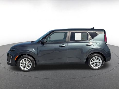 Used 2025 Kia Soul LX w/ LX Technology Package image 9
