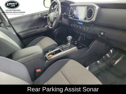 Used 2022 Toyota Tacoma TRD Sport w/ Technology Package image 19