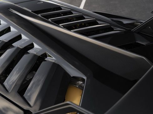 Used 2022 Lamborghini Huracan STO image 65