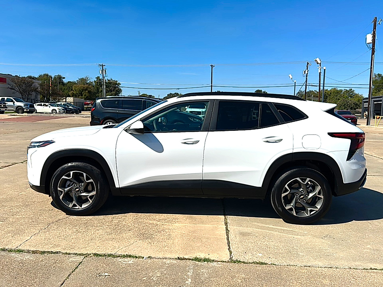 Used 2025 Chevrolet Trax LT FWD image 5