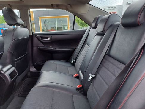 Used 2016 Toyota Camry SE w/ Moonroof Package FWD image 27