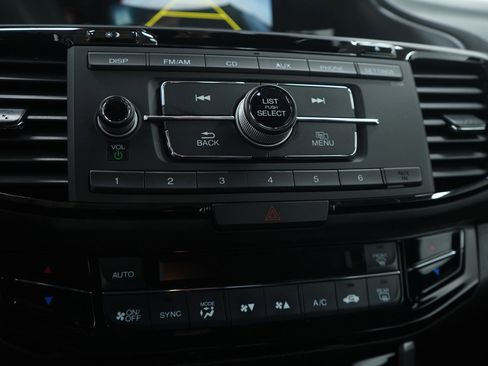 Used 2016 Honda Accord Sport image 21