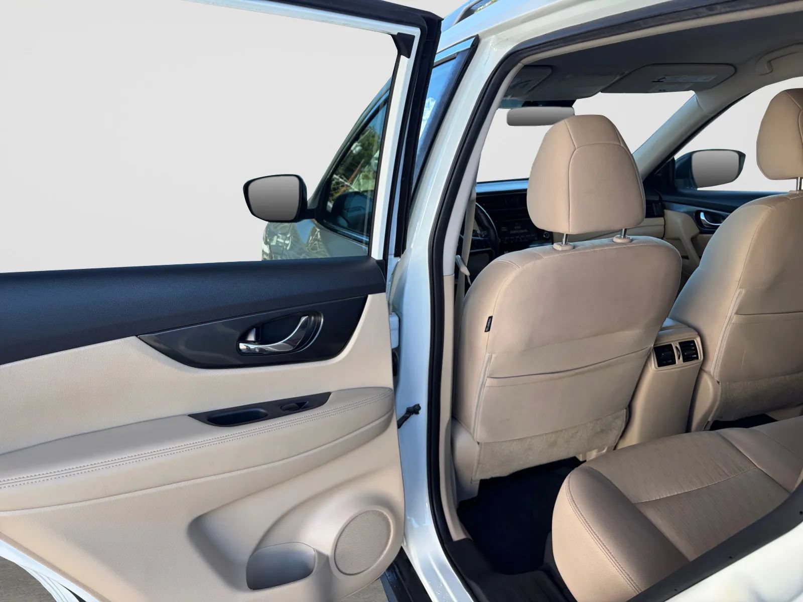 Used 2019 Nissan Rogue SV AWD/4WD image 14