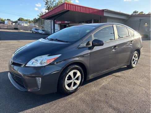Used 2015 Toyota Prius Three image 3