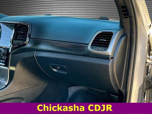 Used 2021 Jeep Grand Cherokee Laredo X image 25