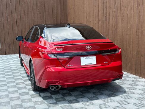 Used 2025 Toyota Camry XSE FWD image 16