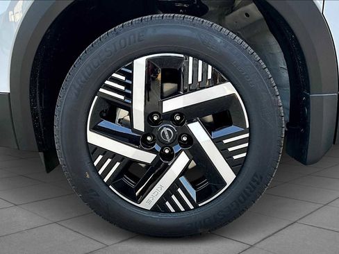 New 2026 Nissan Kicks SV image 9