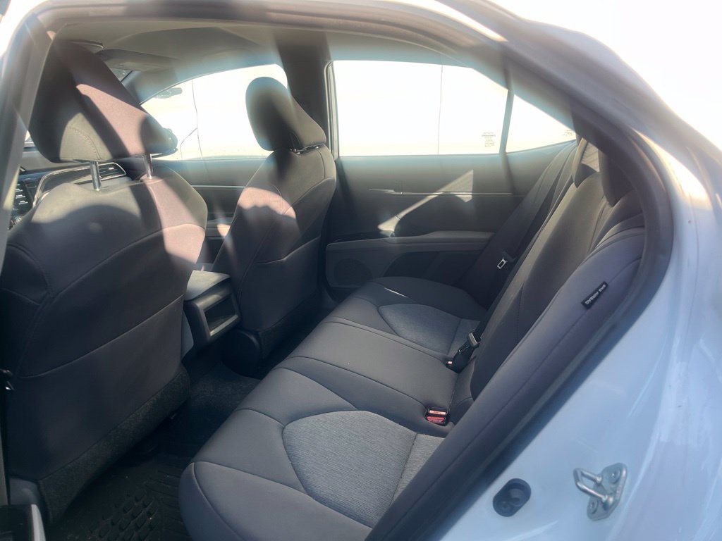 Used 2020 Toyota Camry LE FWD image 5