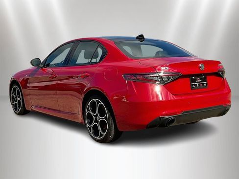 Used 2024 Alfa Romeo Giulia Ti AWD/4WD image 4
