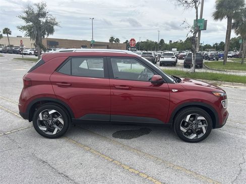 New 2025 Hyundai Venue Limited image 10