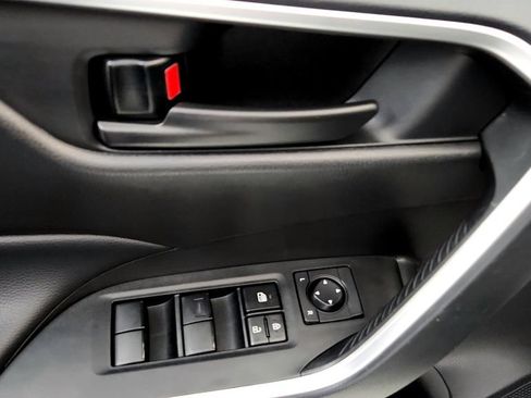 Certified 2025 Toyota RAV4 LE AWD/4WD image 23