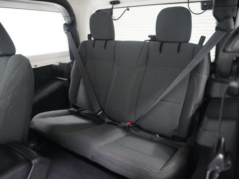 Used 2025 Jeep Wrangler Sport AWD/4WD image 12
