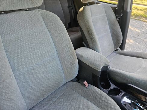 Used 2005 Hyundai Santa Fe GLS FWD image 16