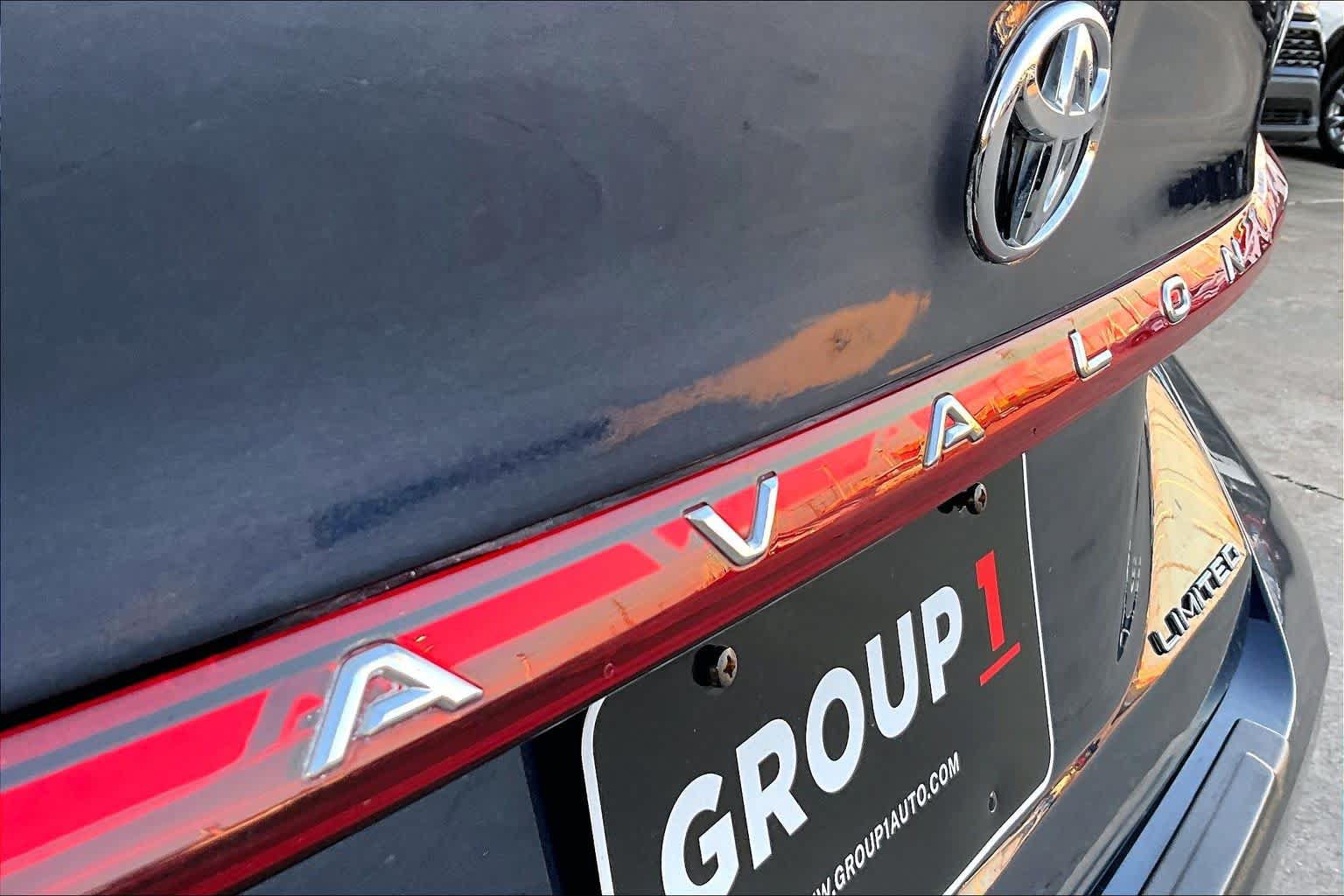 Used 2020 Toyota Avalon Limited FWD image 31