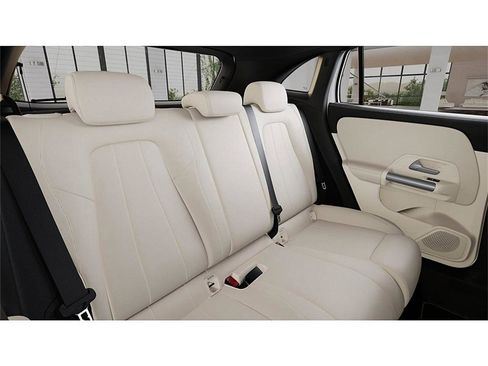 New 2026 Mercedes-Benz GLA 250 4MATIC image 5