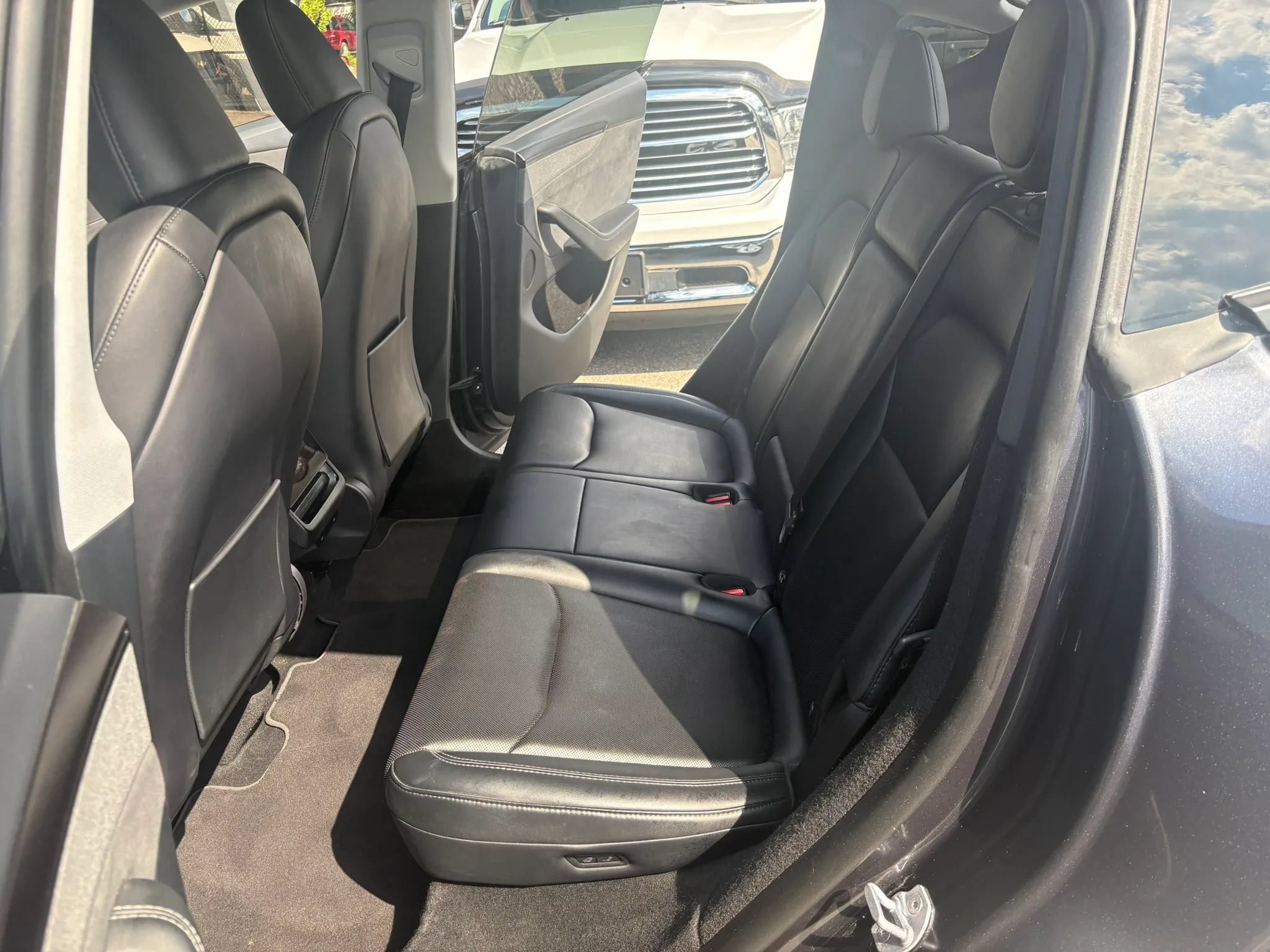 Used 2026 Tesla Model Y 2WD image 23