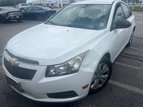 Used 2013 Chevrolet Cruze LS FWD image 1