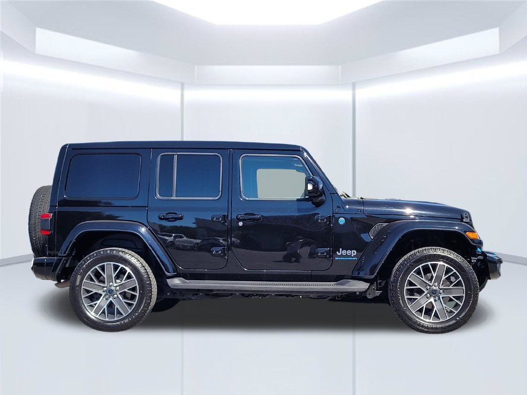 Used 2024 Jeep Wrangler High Altitude AWD/4WD image 3