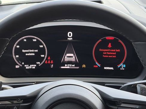 Used 2025 Porsche Cayenne image 20