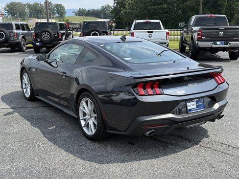 Used 2024 Ford Mustang GT Premium image 5