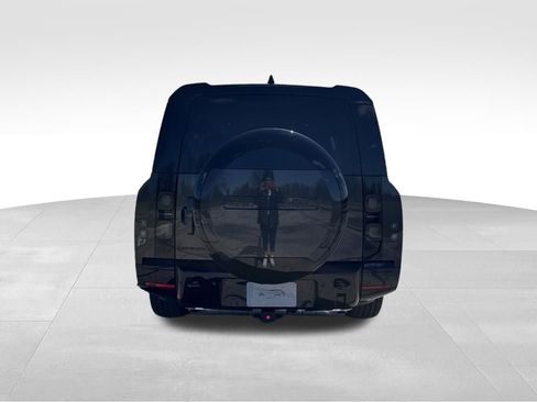 New 2026 Land Rover Defender 130 X-Dynamic SE AWD/4WD image 8