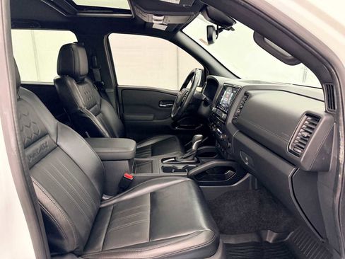 Used 2022 Nissan Frontier PRO-4X w/ Pro-4X Premium Package image 23