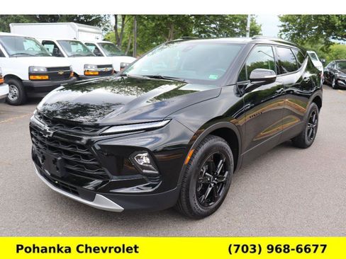 Used 2025 Chevrolet Blazer LT w/ Sound & Technology Package AWD/4WD image 3