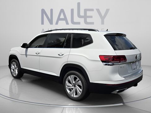 Used 2023 Volkswagen Atlas SE w/ Panoramic Sunroof Package FWD image 3