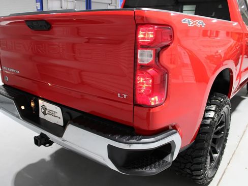 Used 2025 Chevrolet Silverado 1500 LT AWD/4WD image 9