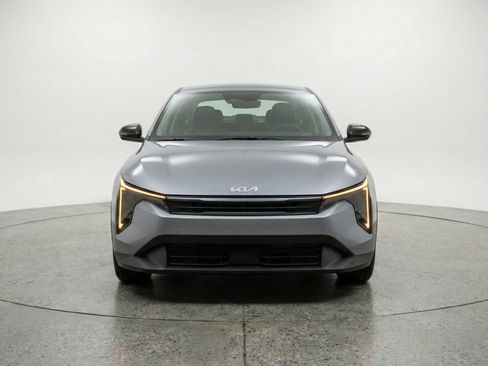 Used 2025 Kia K4 FWD image 2