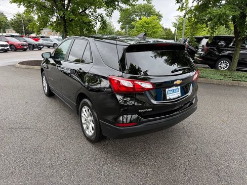 Used 2021 Chevrolet Equinox LS w/ LS Convenience Package AWD/4WD image 3