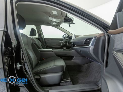 Used 2022 Nissan Rogue SV AWD/4WD image 40