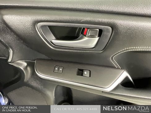 Used 2015 Toyota Camry XLE image 22