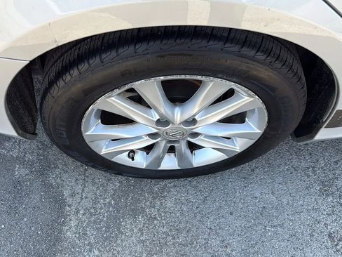Used 2011 Lexus ES 350 FWD image 34