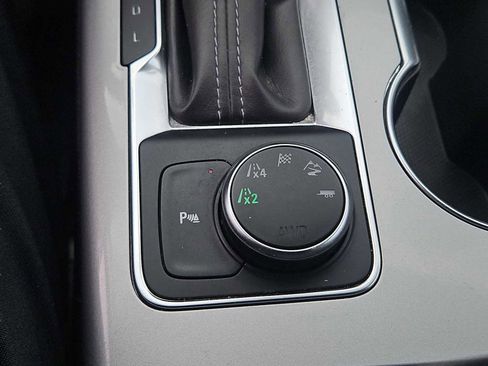 Used 2020 Chevrolet Blazer LT AWD/4WD image 29