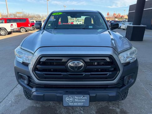 Used 2018 Toyota Tacoma SR image 2
