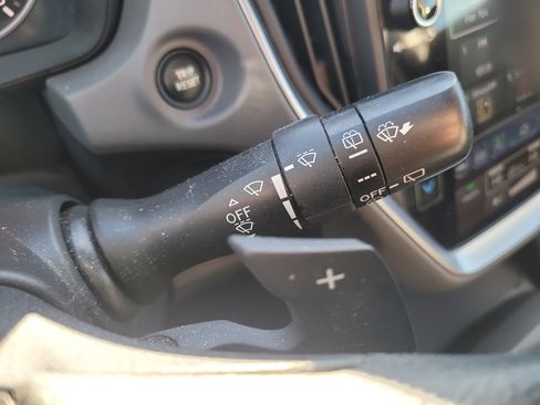 Used 2024 Subaru Crosstrek 2.0i Premium image 31