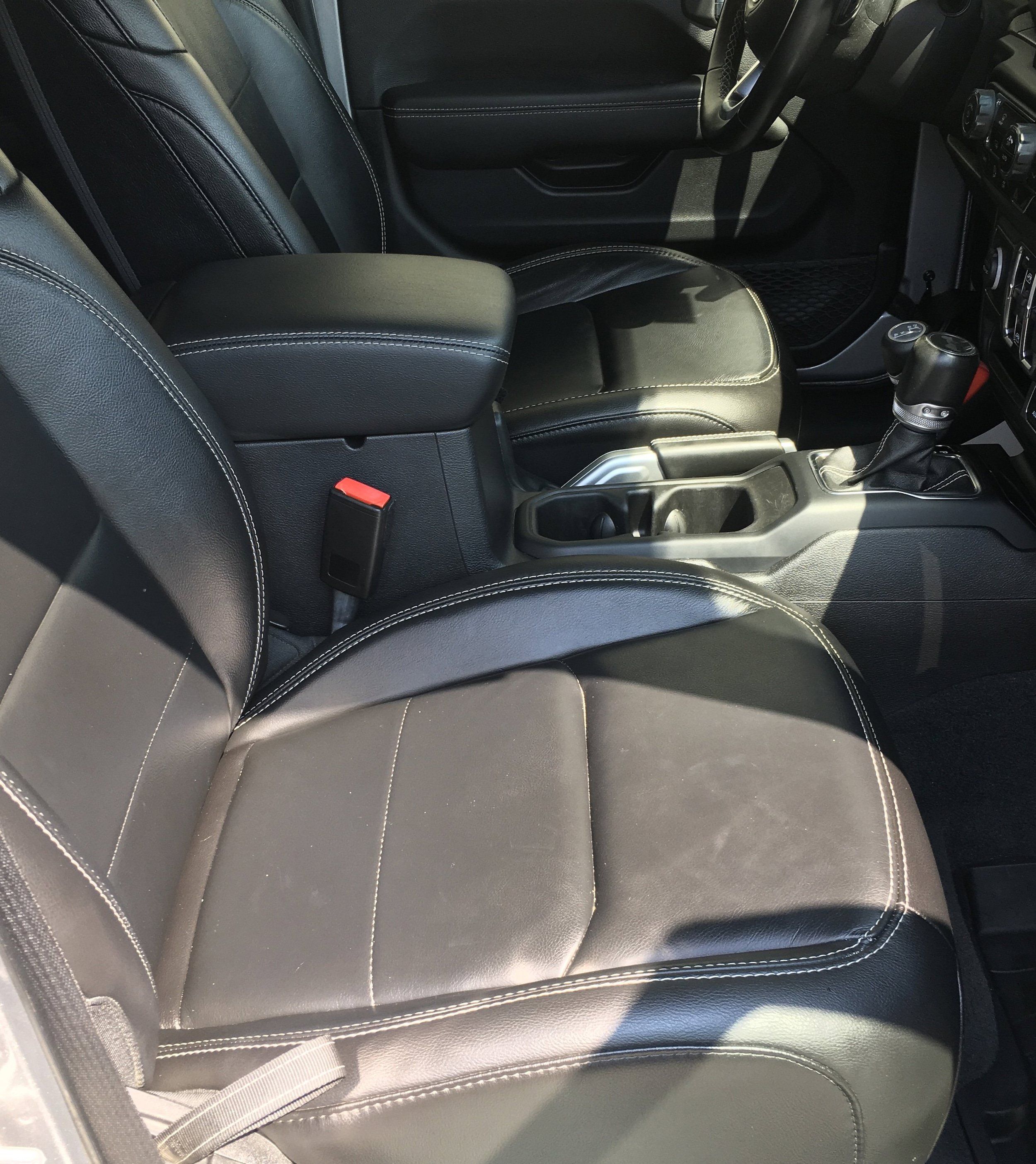 Used 2021 Jeep Wrangler Unlimited Sahara AWD/4WD image 7