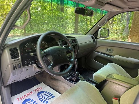 Used 2001 Toyota 4Runner SR5 AWD/4WD image 45