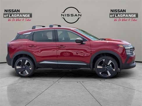 New 2026 Nissan Kicks SR image 4