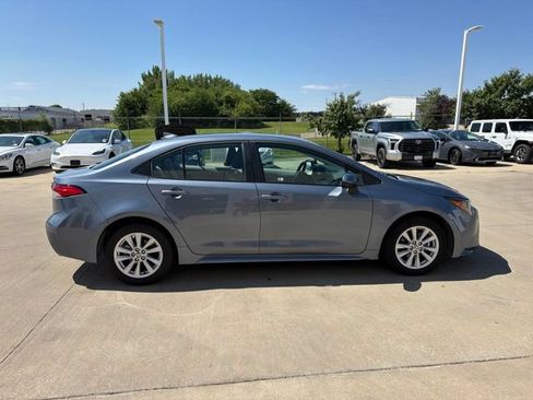 Used 2026 Toyota Corolla LE w/ LE Premium Package FWD image 8